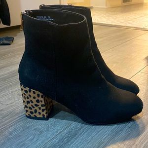 Black and leopard never worn heels!